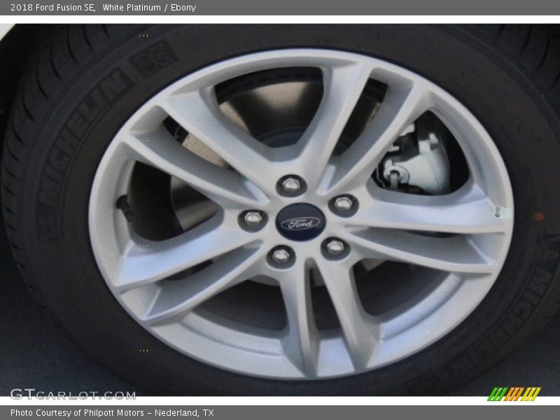 White Platinum / Ebony 2018 Ford Fusion SE