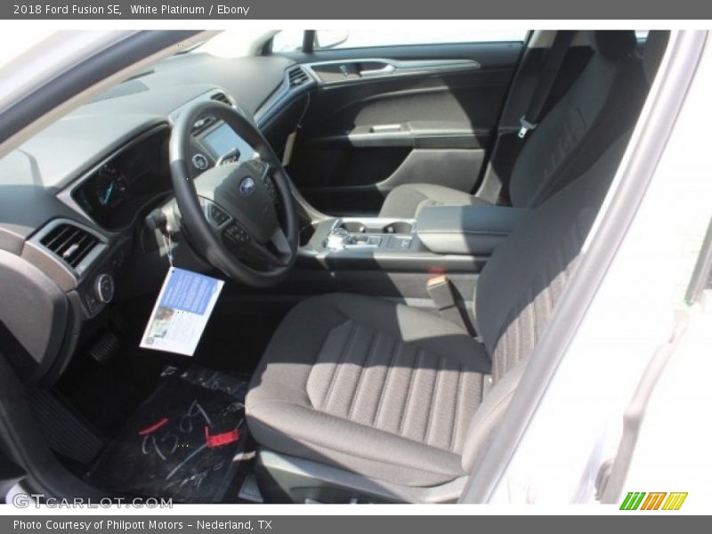 White Platinum / Ebony 2018 Ford Fusion SE