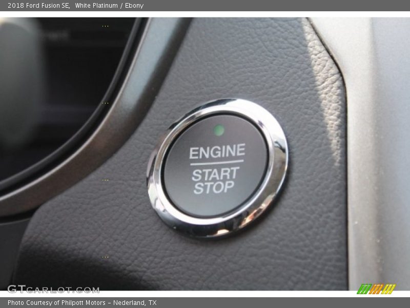 White Platinum / Ebony 2018 Ford Fusion SE