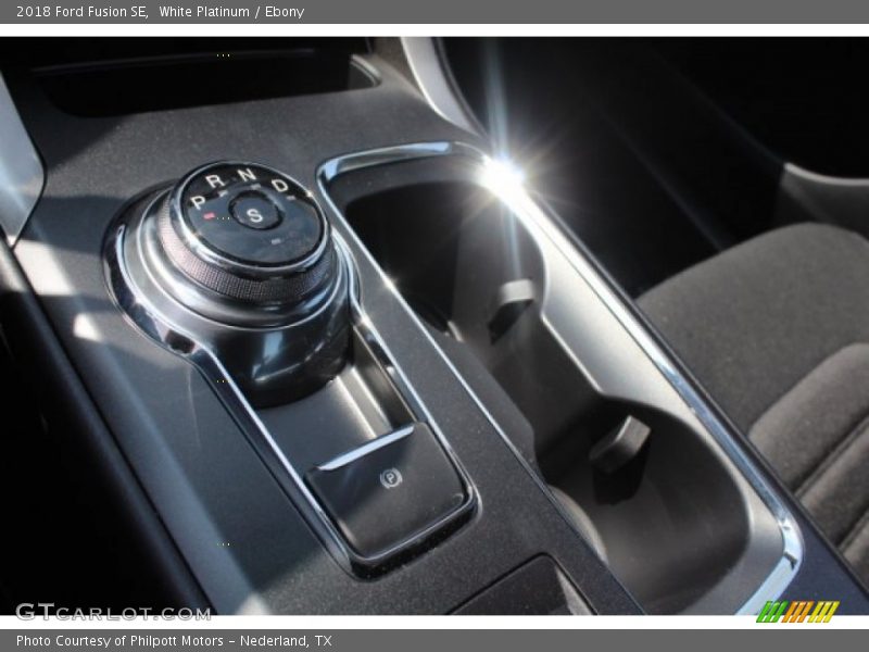 White Platinum / Ebony 2018 Ford Fusion SE