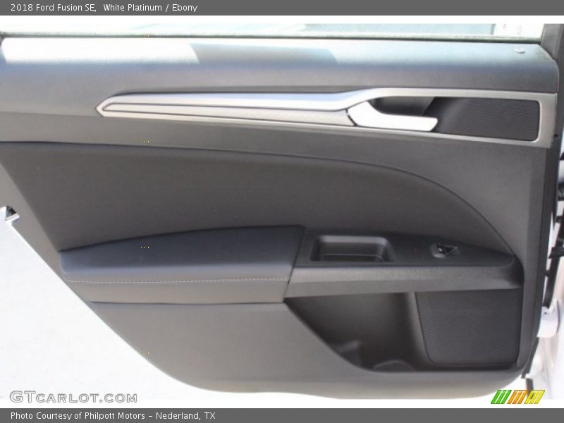 White Platinum / Ebony 2018 Ford Fusion SE