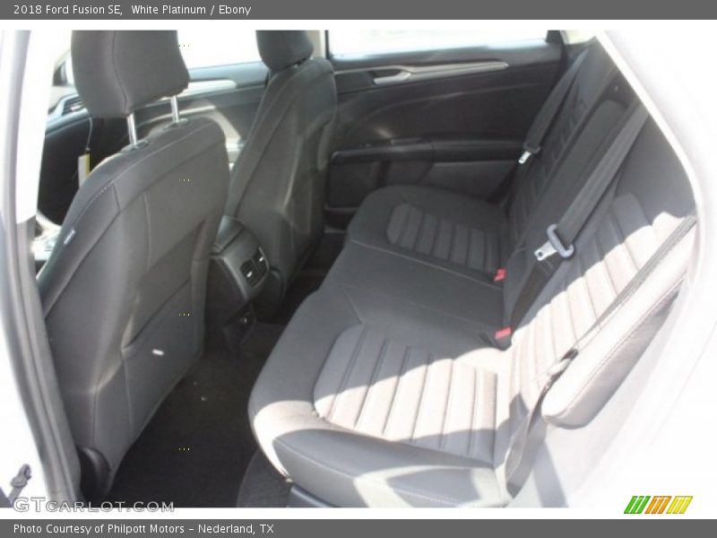 White Platinum / Ebony 2018 Ford Fusion SE