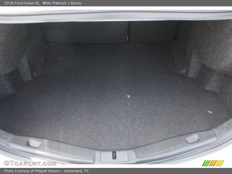 White Platinum / Ebony 2018 Ford Fusion SE
