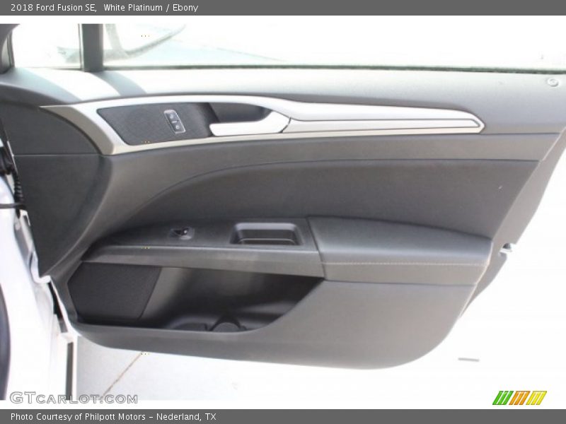 White Platinum / Ebony 2018 Ford Fusion SE