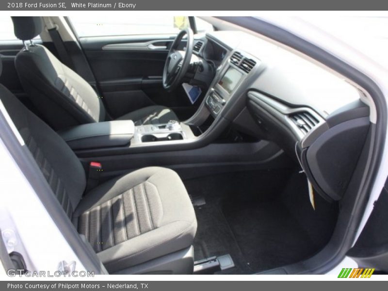 White Platinum / Ebony 2018 Ford Fusion SE