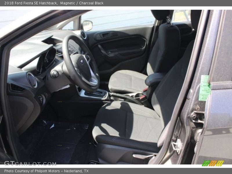 Magnetic / Charcoal Black 2018 Ford Fiesta SE Hatchback
