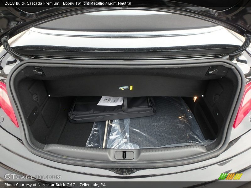  2018 Cascada Premium Trunk