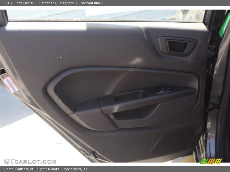 Magnetic / Charcoal Black 2018 Ford Fiesta SE Hatchback