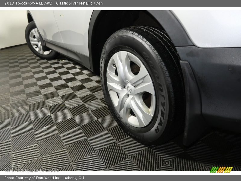 Classic Silver Metallic / Ash 2013 Toyota RAV4 LE AWD