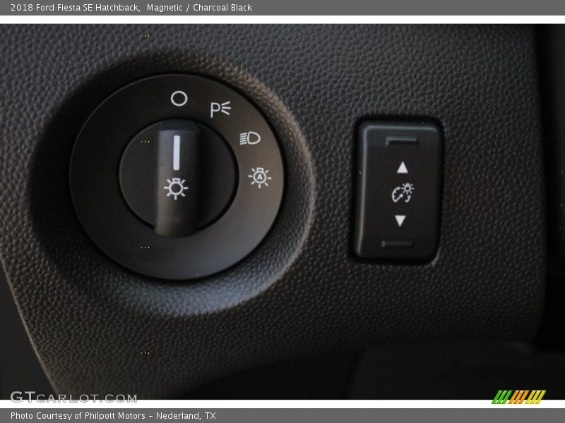 Magnetic / Charcoal Black 2018 Ford Fiesta SE Hatchback