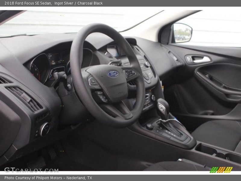 Ingot Silver / Charcoal Black 2018 Ford Focus SE Sedan