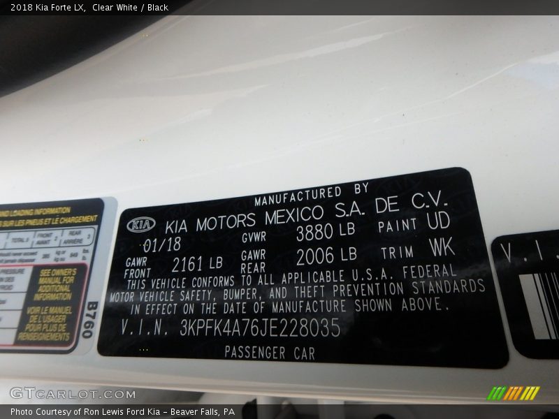 Clear White / Black 2018 Kia Forte LX