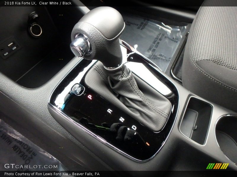 Clear White / Black 2018 Kia Forte LX