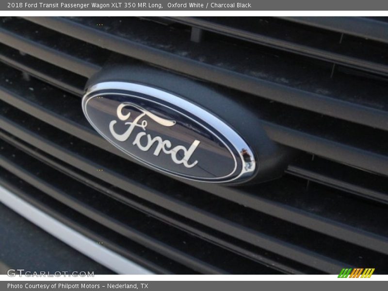 Oxford White / Charcoal Black 2018 Ford Transit Passenger Wagon XLT 350 MR Long