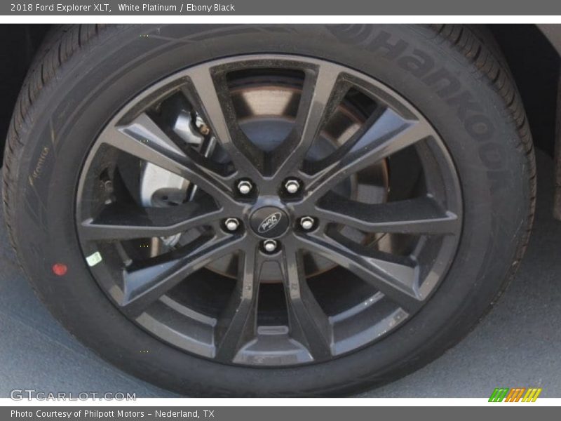 White Platinum / Ebony Black 2018 Ford Explorer XLT