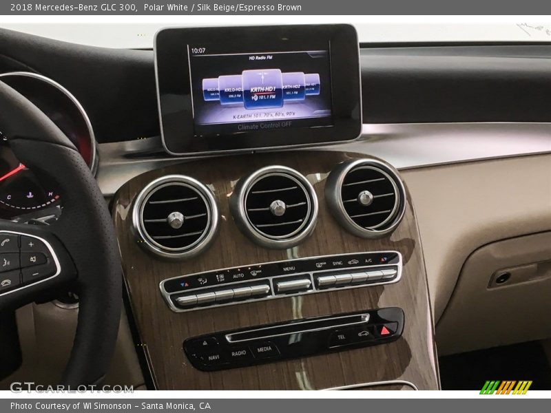 Polar White / Silk Beige/Espresso Brown 2018 Mercedes-Benz GLC 300
