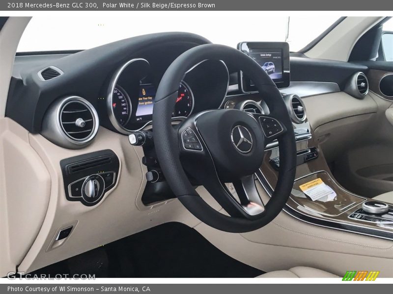 Polar White / Silk Beige/Espresso Brown 2018 Mercedes-Benz GLC 300