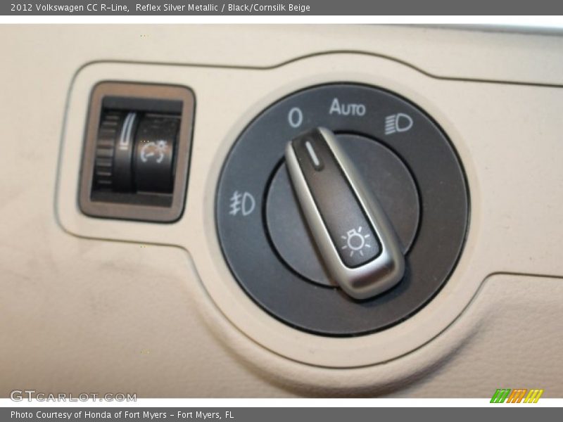 Reflex Silver Metallic / Black/Cornsilk Beige 2012 Volkswagen CC R-Line