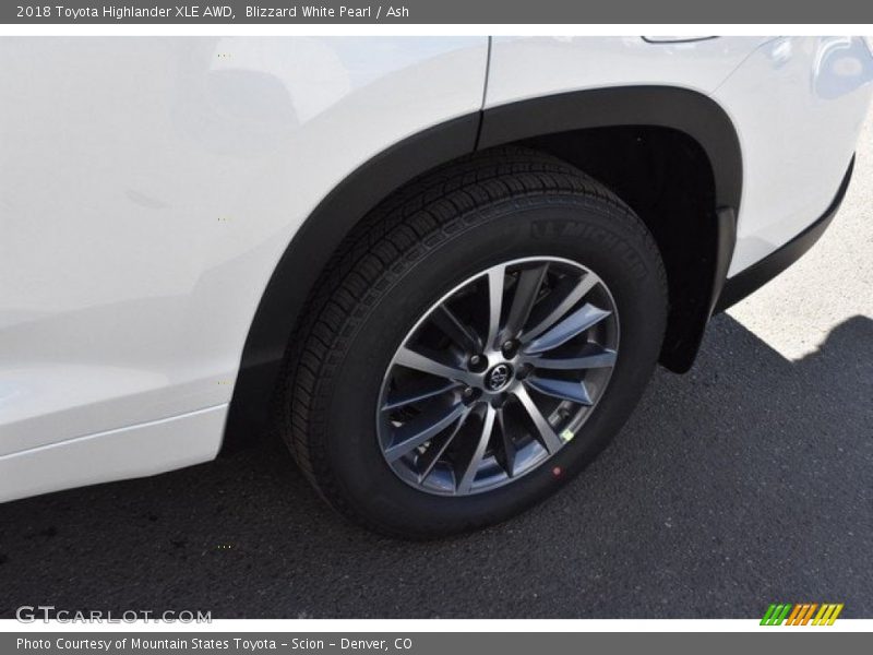 Blizzard White Pearl / Ash 2018 Toyota Highlander XLE AWD