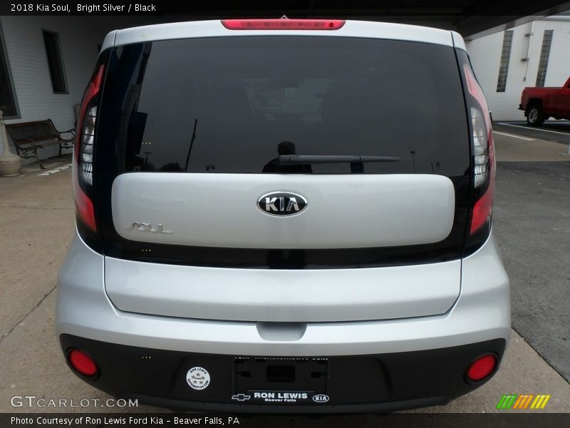 Bright Silver / Black 2018 Kia Soul