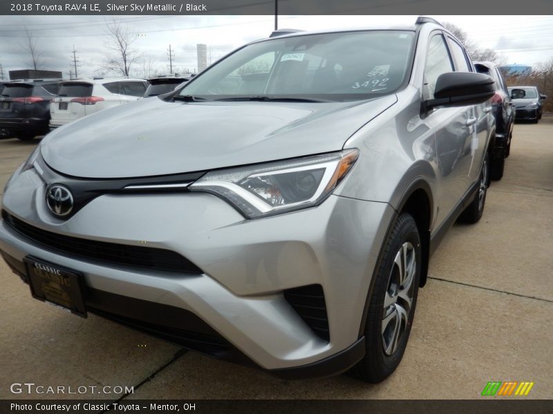 Silver Sky Metallic / Black 2018 Toyota RAV4 LE