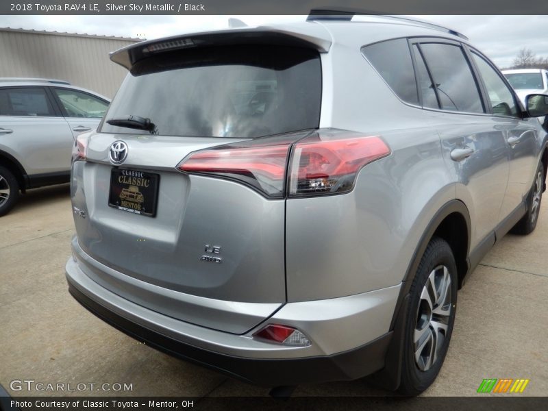 Silver Sky Metallic / Black 2018 Toyota RAV4 LE