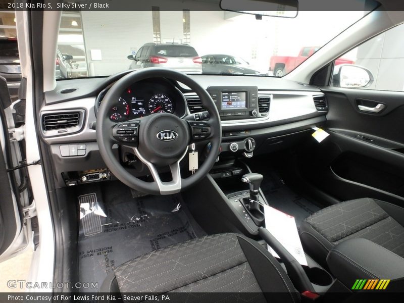 2018 Rio S Black Interior