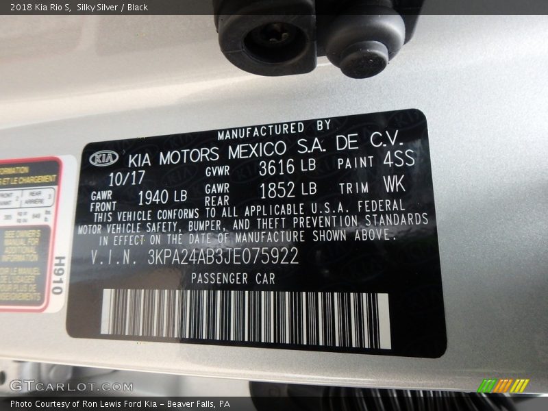 Silky Silver / Black 2018 Kia Rio S