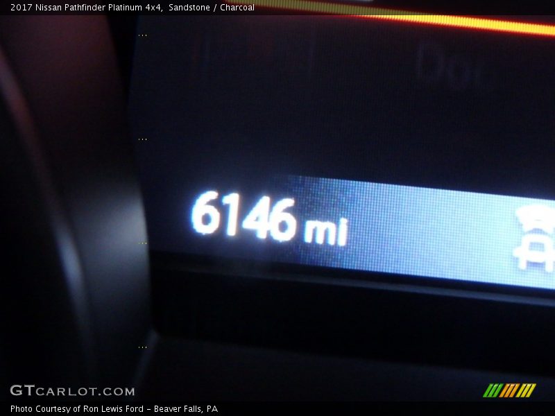 Sandstone / Charcoal 2017 Nissan Pathfinder Platinum 4x4