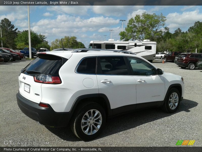 Bright White / Black 2019 Jeep Cherokee Latitude