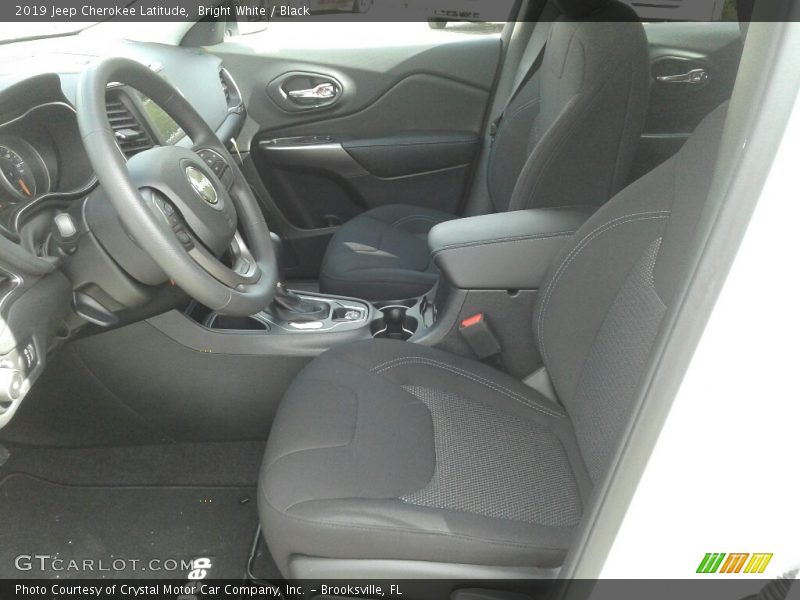 Bright White / Black 2019 Jeep Cherokee Latitude