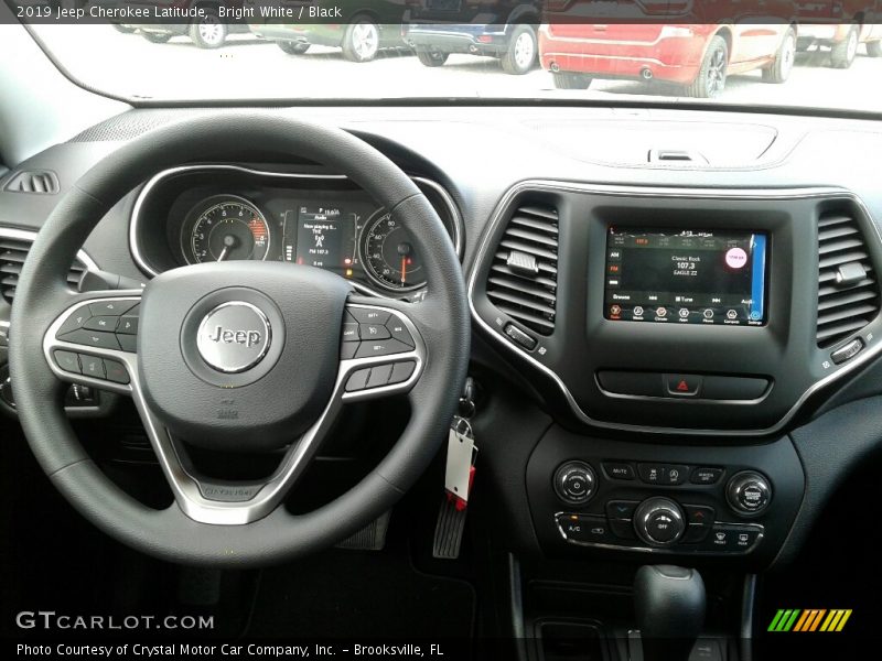 Bright White / Black 2019 Jeep Cherokee Latitude