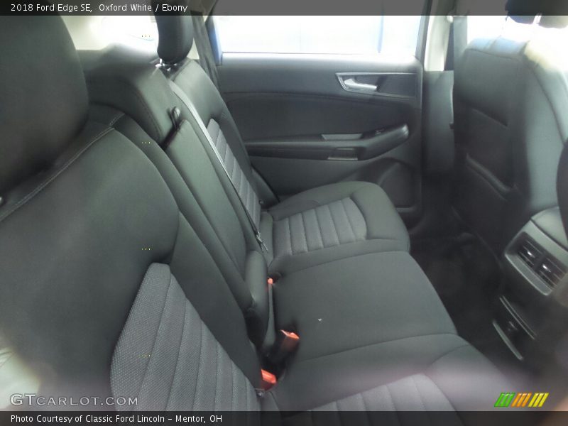 Oxford White / Ebony 2018 Ford Edge SE