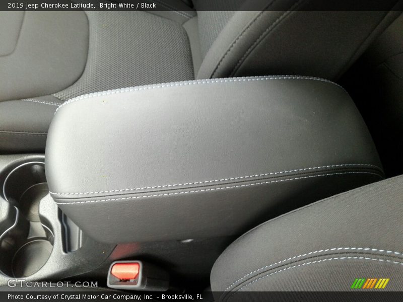 Bright White / Black 2019 Jeep Cherokee Latitude