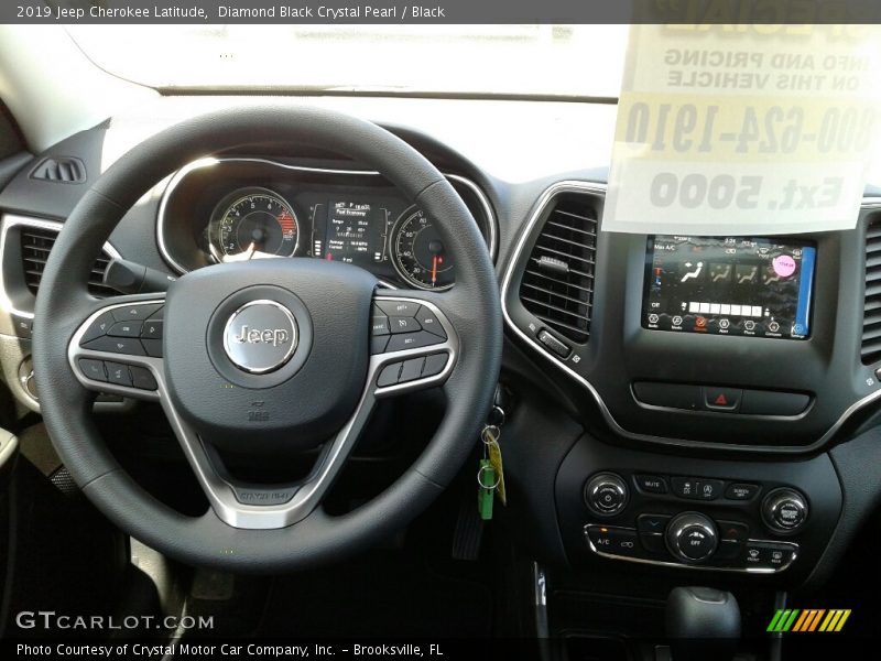 Diamond Black Crystal Pearl / Black 2019 Jeep Cherokee Latitude