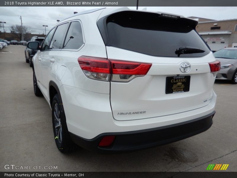 Blizzard White Pearl / Almond 2018 Toyota Highlander XLE AWD