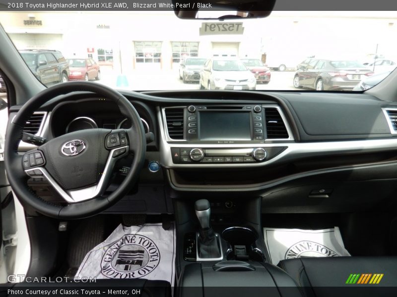 Blizzard White Pearl / Black 2018 Toyota Highlander Hybrid XLE AWD