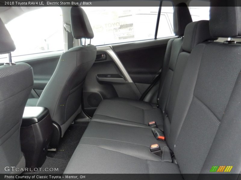 Electric Storm Blue / Black 2018 Toyota RAV4 LE