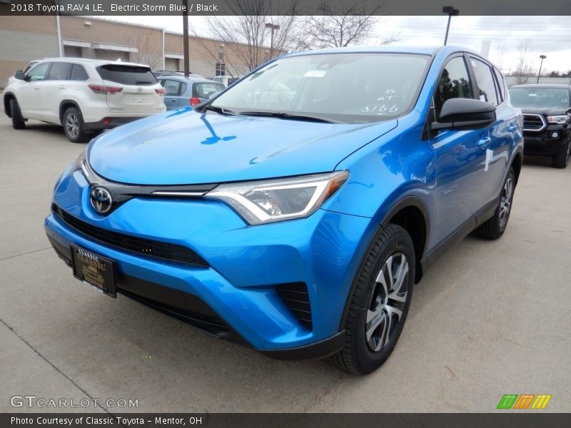Electric Storm Blue / Black 2018 Toyota RAV4 LE