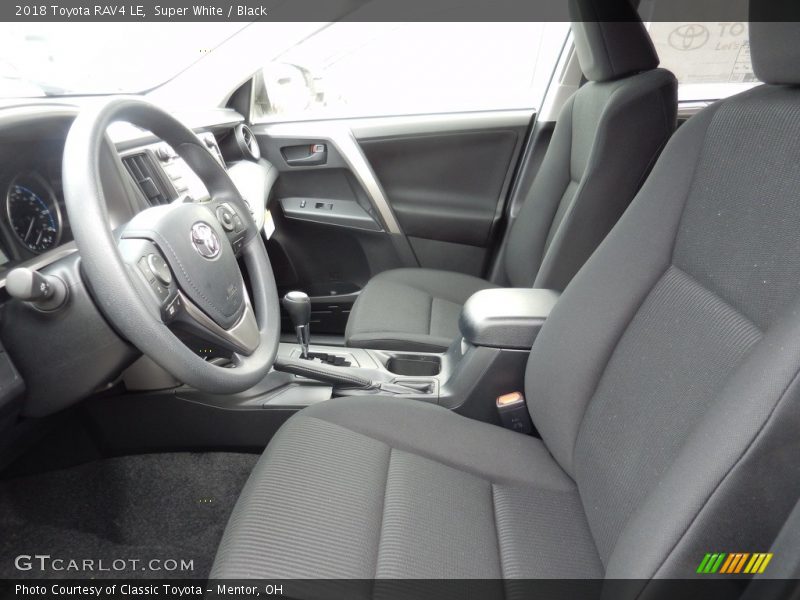 Super White / Black 2018 Toyota RAV4 LE