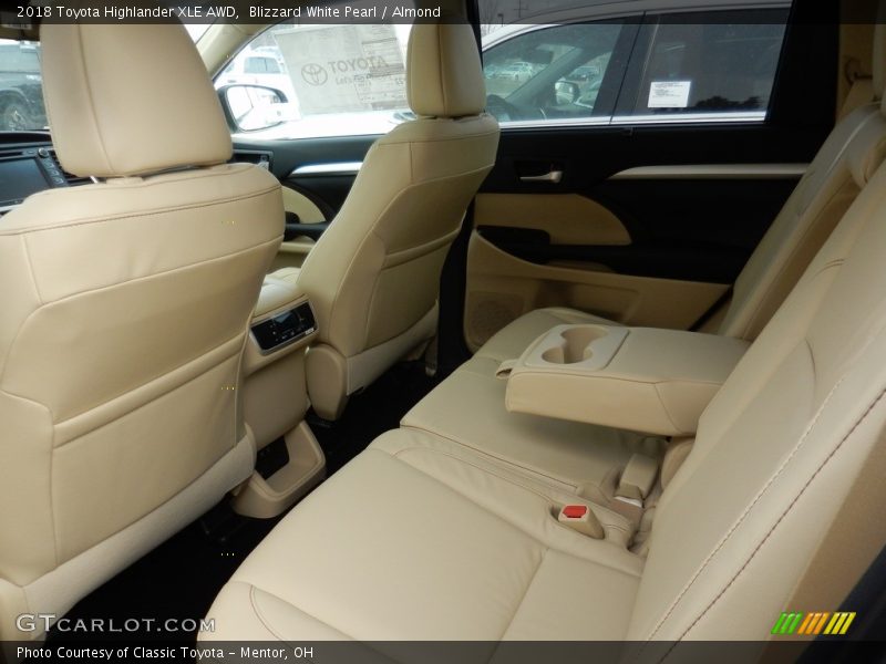Blizzard White Pearl / Almond 2018 Toyota Highlander XLE AWD