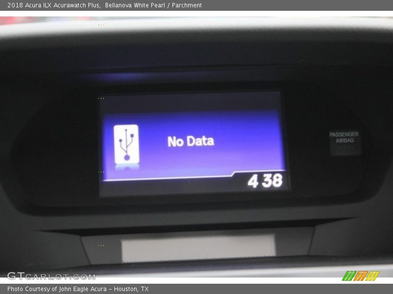 Bellanova White Pearl / Parchment 2018 Acura ILX Acurawatch Plus