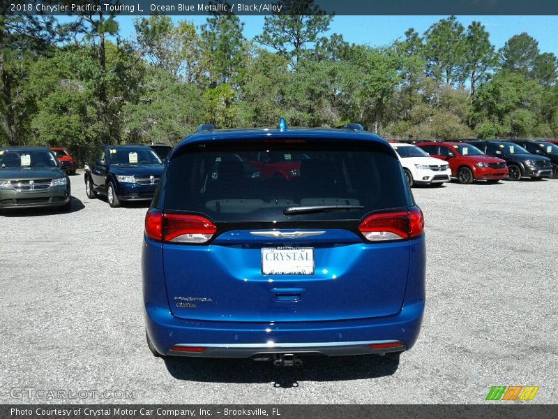 Ocean Blue Metallic / Black/Alloy 2018 Chrysler Pacifica Touring L