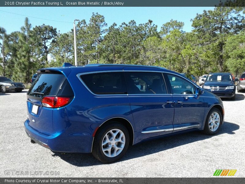 Ocean Blue Metallic / Black/Alloy 2018 Chrysler Pacifica Touring L
