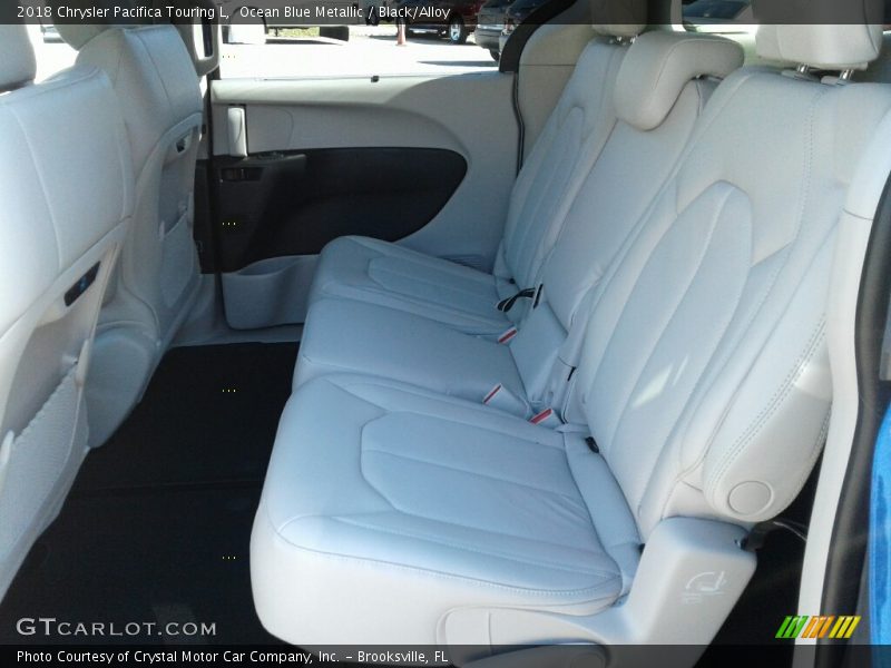 Ocean Blue Metallic / Black/Alloy 2018 Chrysler Pacifica Touring L