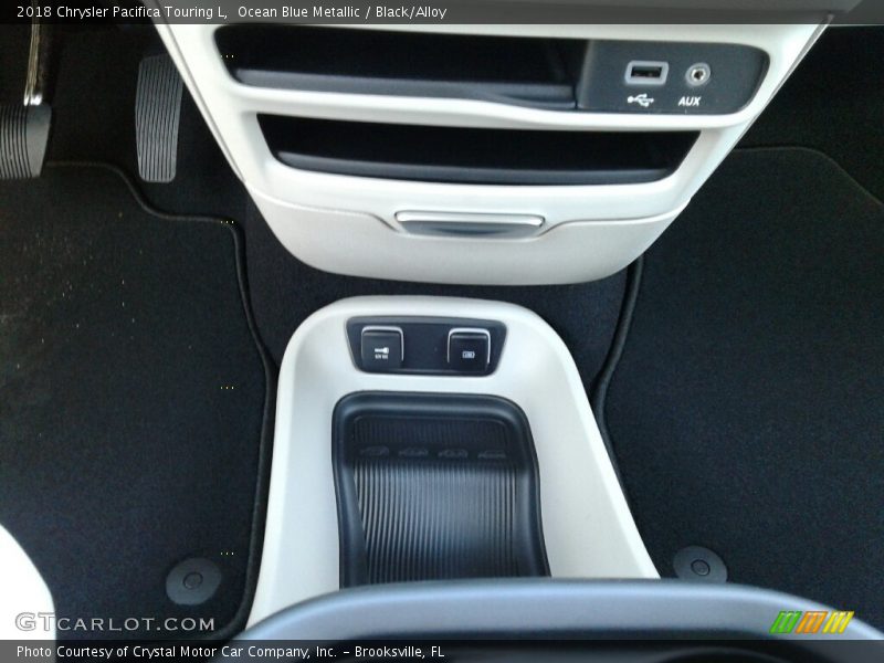 Ocean Blue Metallic / Black/Alloy 2018 Chrysler Pacifica Touring L