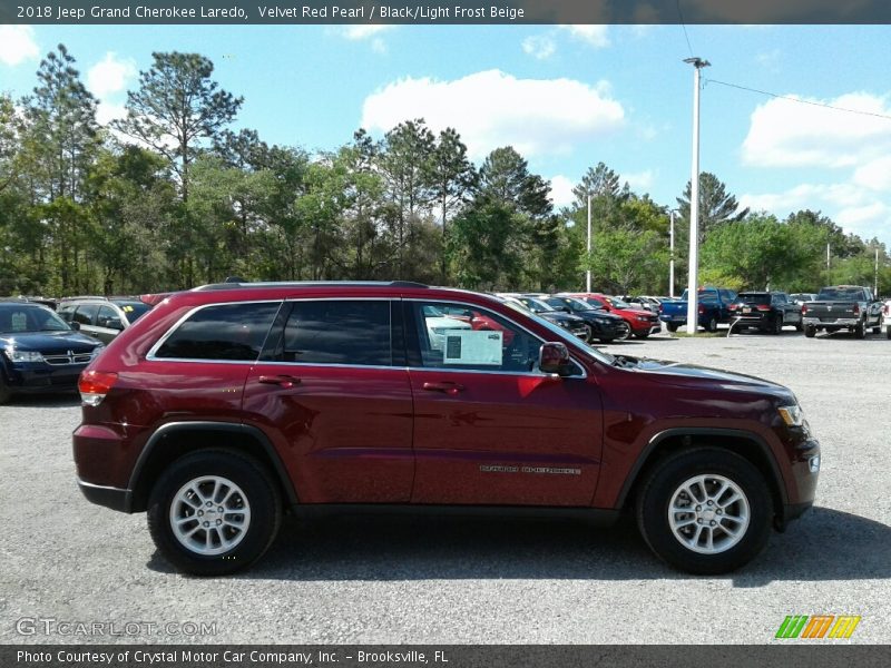 Velvet Red Pearl / Black/Light Frost Beige 2018 Jeep Grand Cherokee Laredo