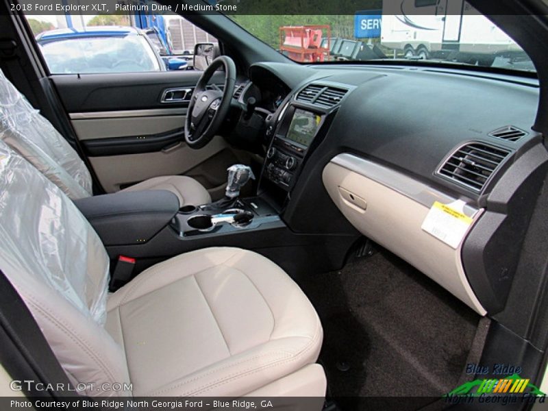 Platinum Dune / Medium Stone 2018 Ford Explorer XLT