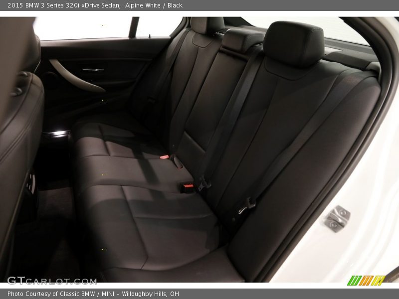 Alpine White / Black 2015 BMW 3 Series 320i xDrive Sedan