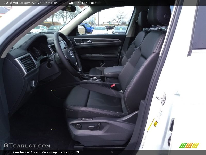Pure White / Titan Black 2018 Volkswagen Atlas SEL 4Motion